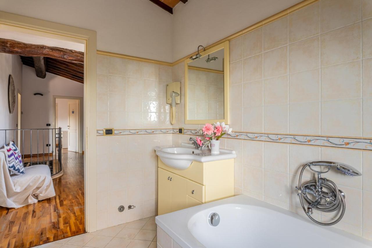 Casa Vecchia Rooms And Parking Gambassi Terme Zewnętrze zdjęcie